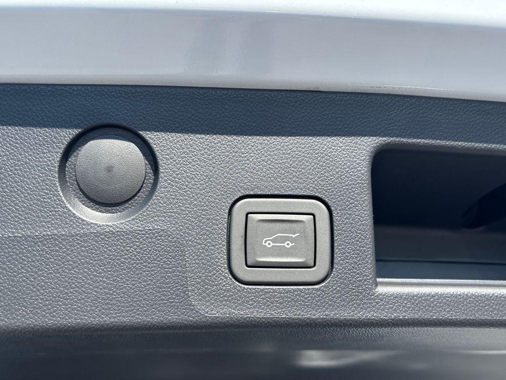 new 2026 Chevrolet Equinox car, priced at $35,657