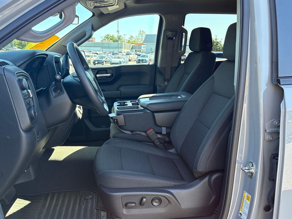 new 2025 Chevrolet Silverado 1500 car, priced at $48,741