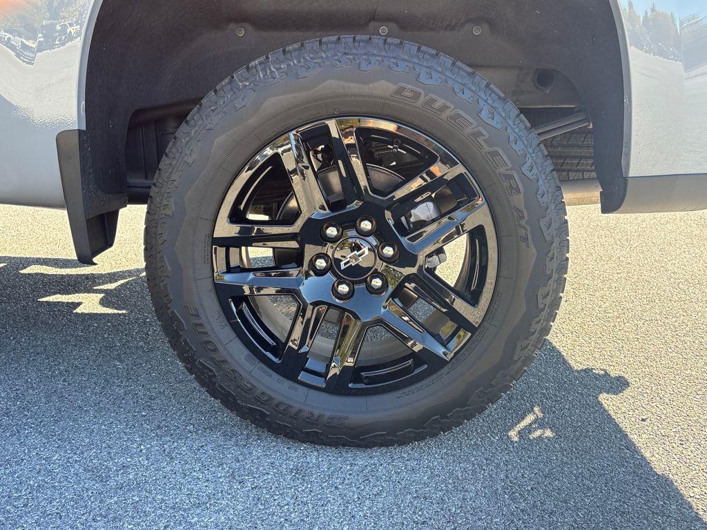 new 2025 Chevrolet Silverado 1500 car, priced at $48,741