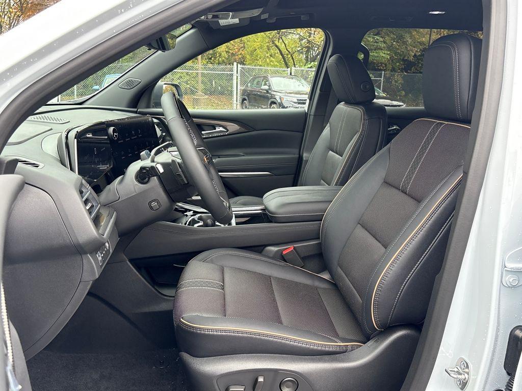 new 2026 Chevrolet Traverse car, priced at $59,533