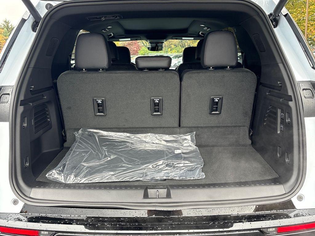 new 2026 Chevrolet Traverse car, priced at $59,533