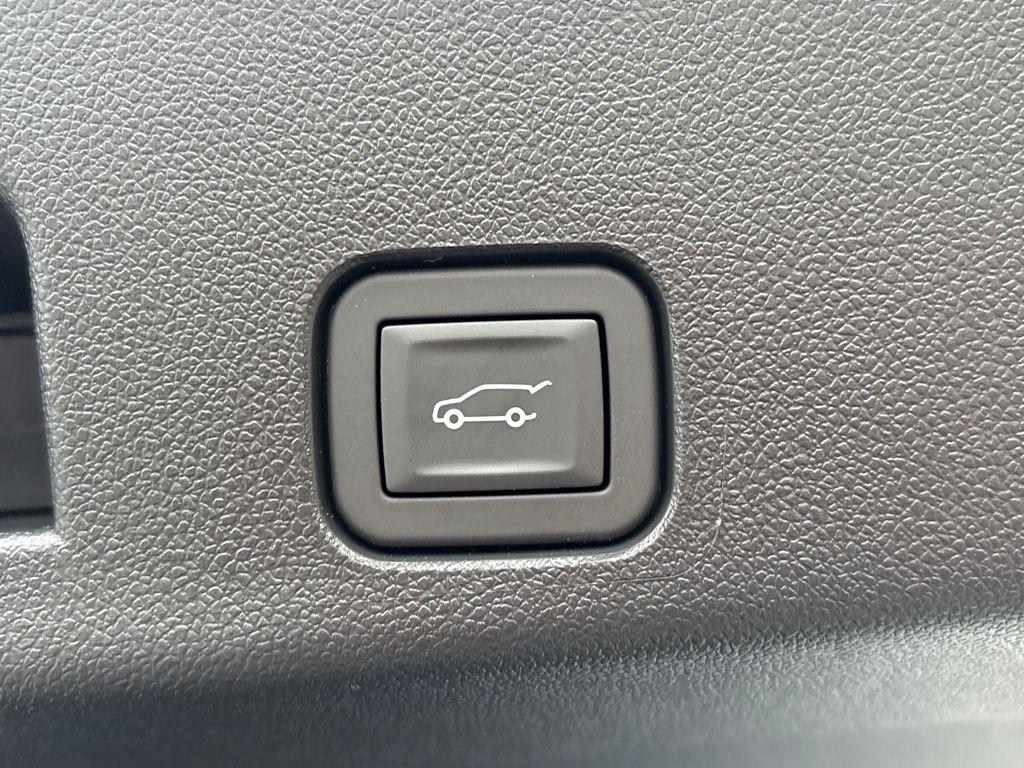 new 2026 Chevrolet Traverse car, priced at $59,533