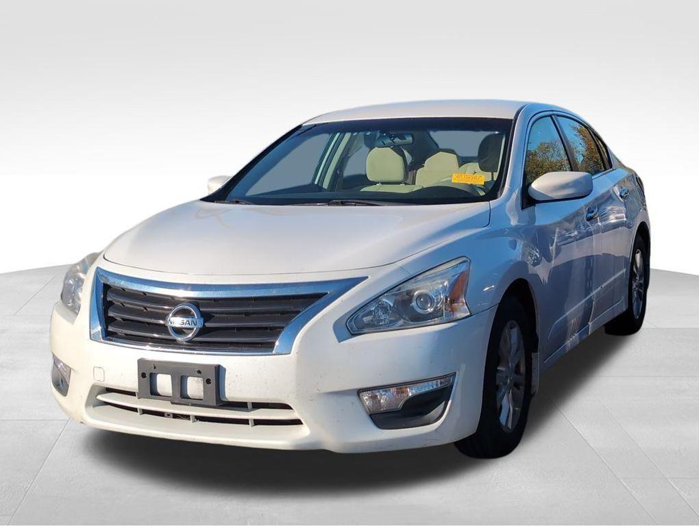 used 2014 Nissan Altima car, priced at $7,995