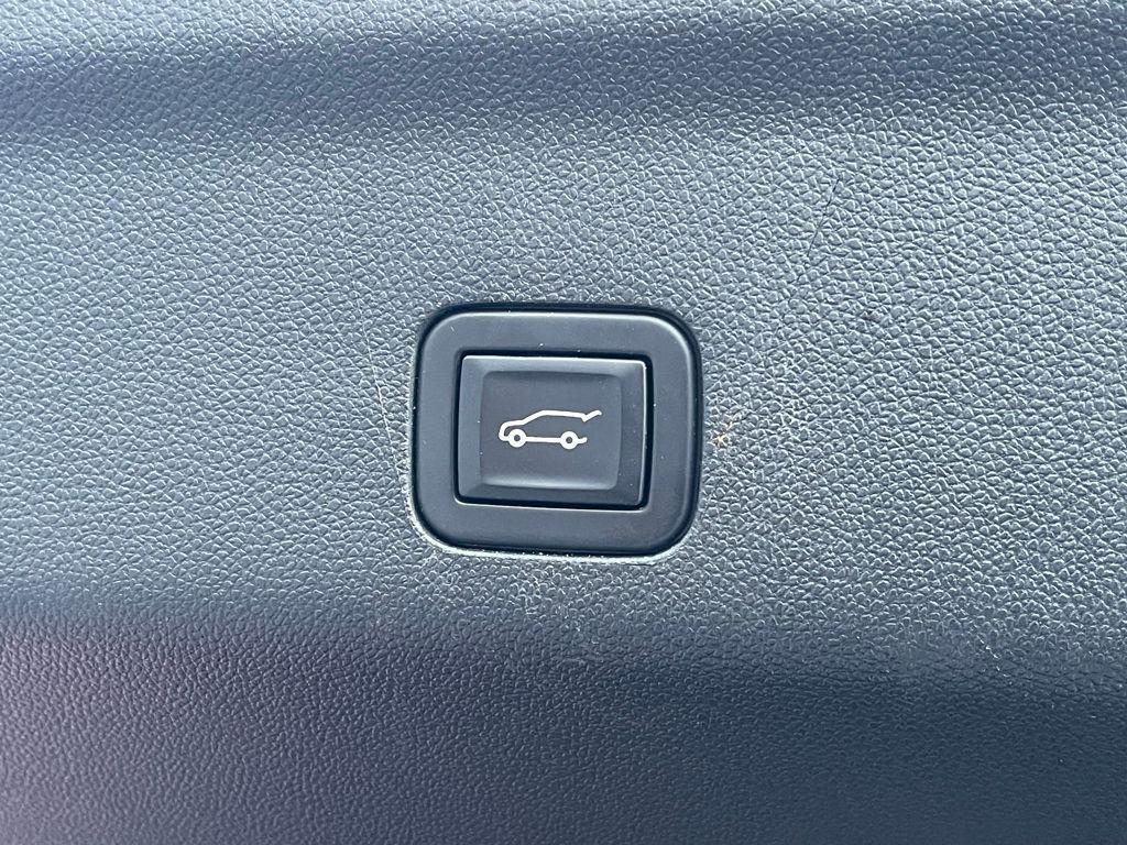 used 2022 Chevrolet Suburban car, priced at $38,495