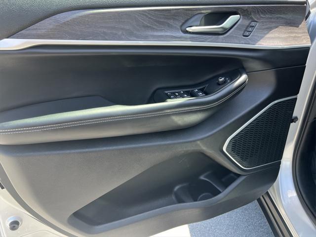 used 2021 Jeep Grand Cherokee L car, priced at $28,995
