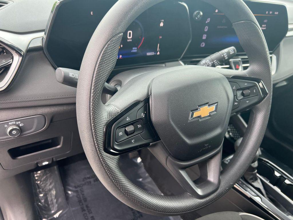 used 2025 Chevrolet TrailBlazer car, priced at $23,995