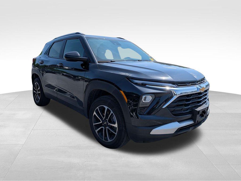 used 2025 Chevrolet TrailBlazer car, priced at $24,495