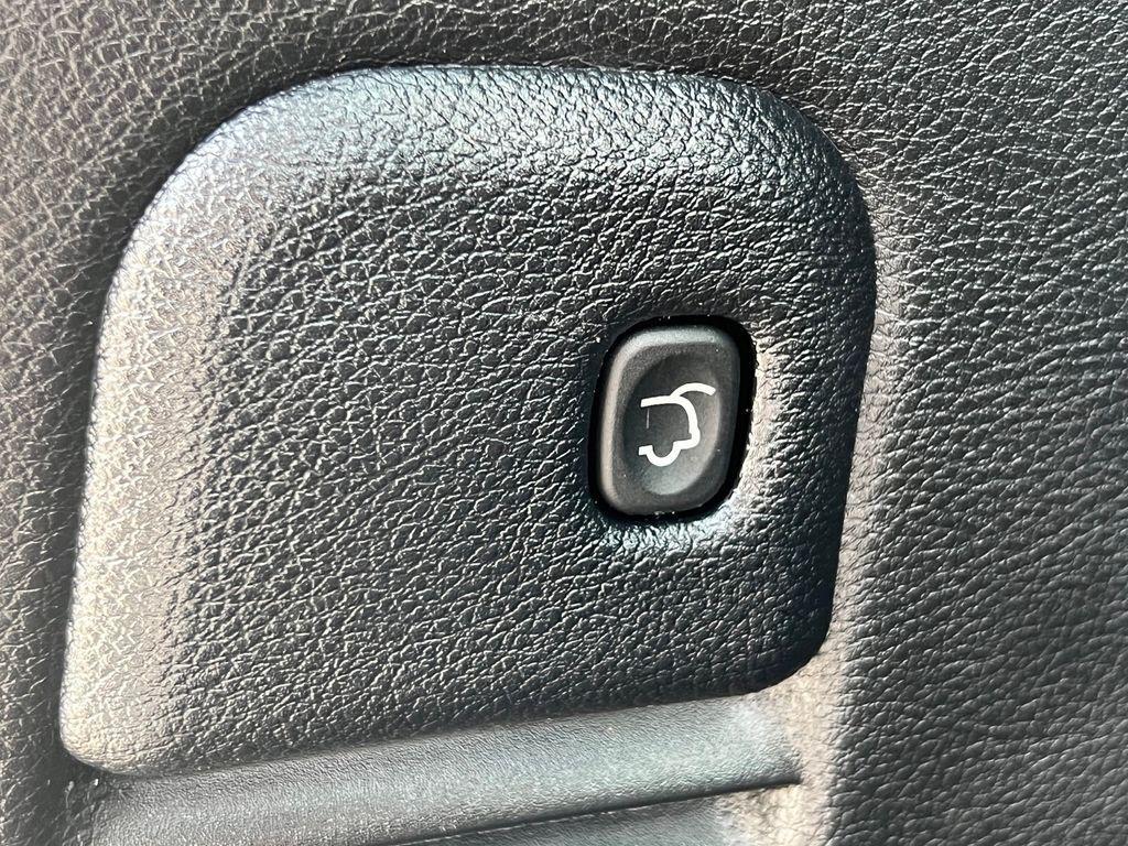 used 2022 Jeep Grand Cherokee car, priced at $25,395