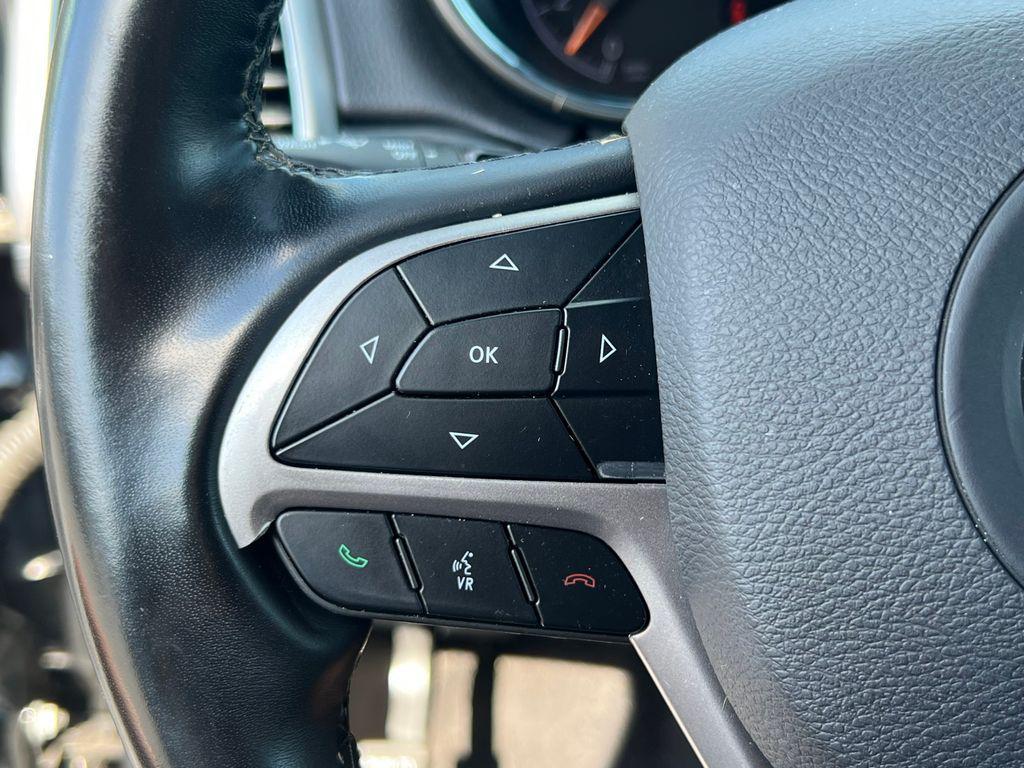 used 2022 Jeep Grand Cherokee car, priced at $25,395