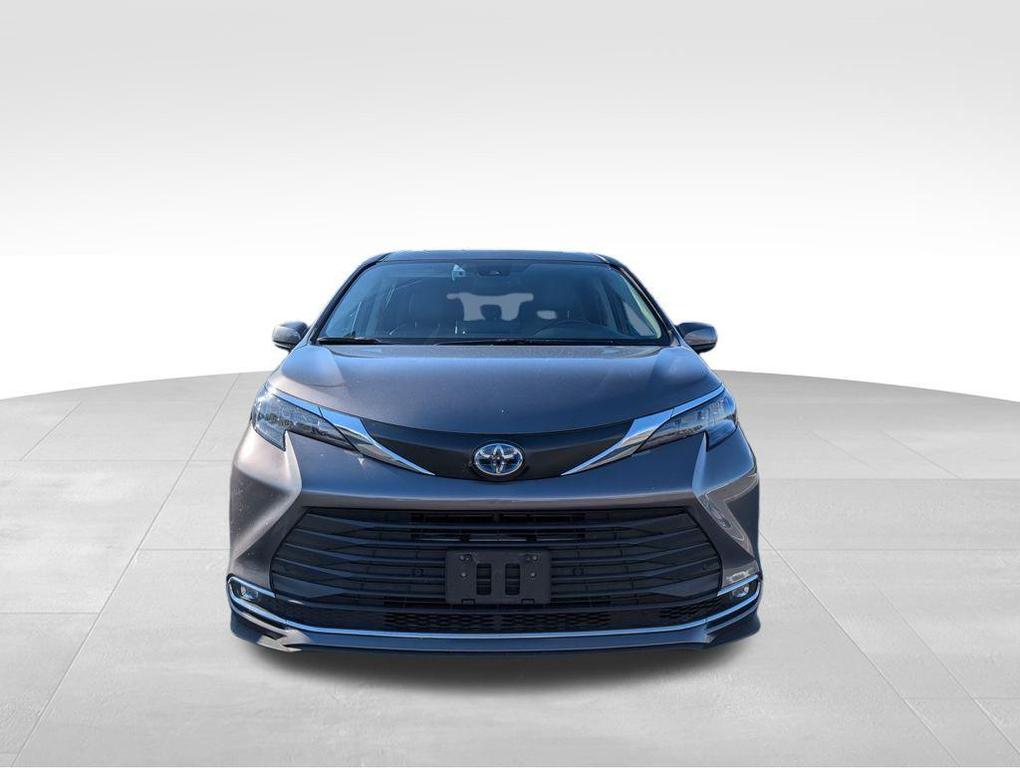 used 2024 Toyota Sienna car, priced at $40,995