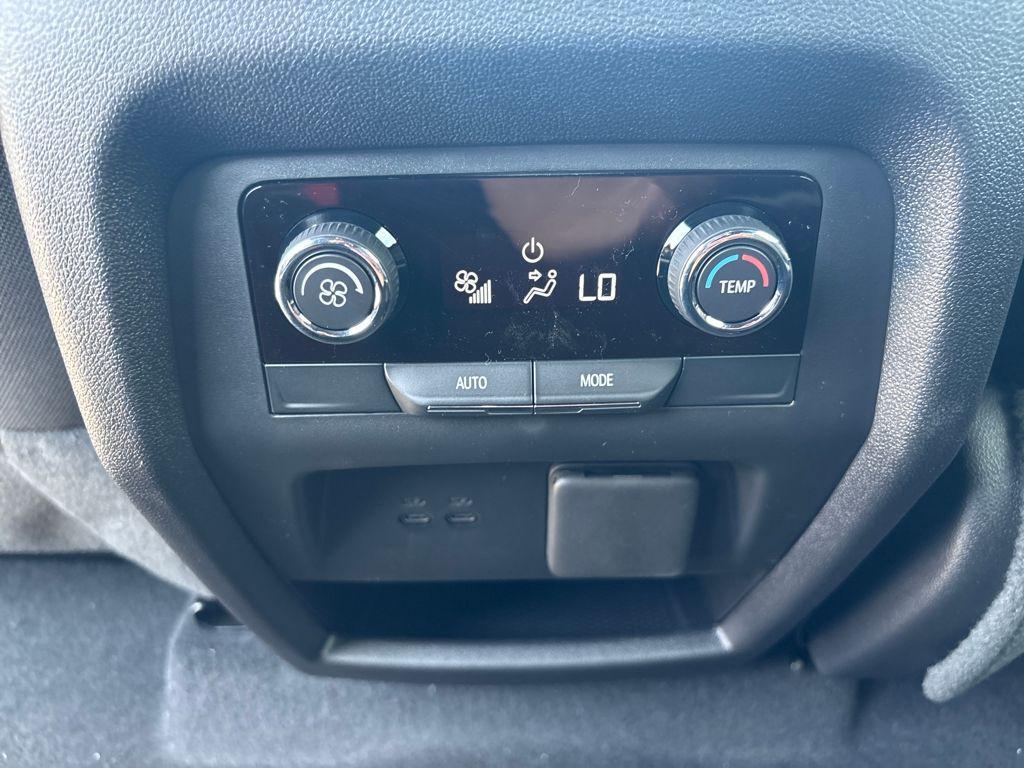 new 2026 Chevrolet Traverse car, priced at $42,563