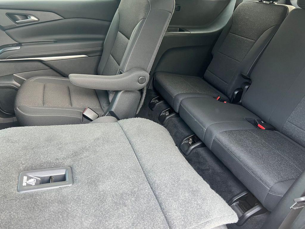 used 2024 Chevrolet Traverse car, priced at $37,495