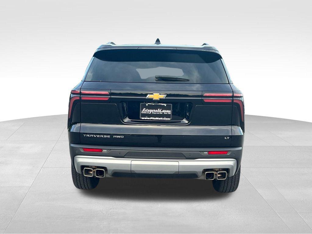 used 2024 Chevrolet Traverse car, priced at $37,495