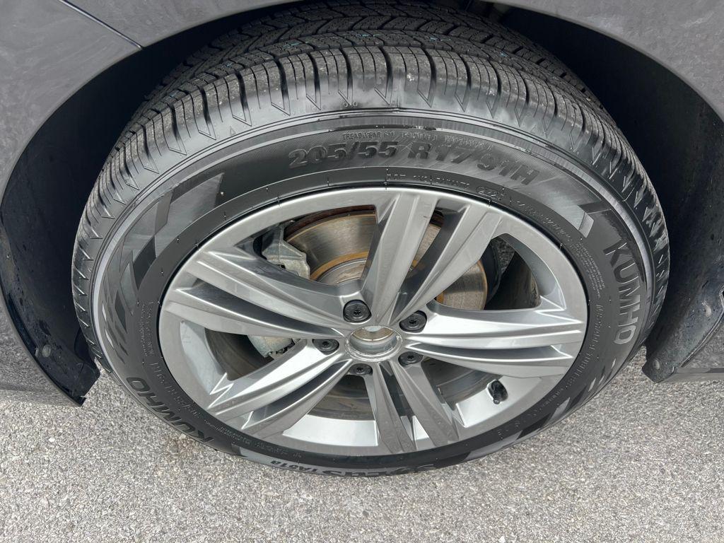 used 2024 Volkswagen Jetta car, priced at $18,895