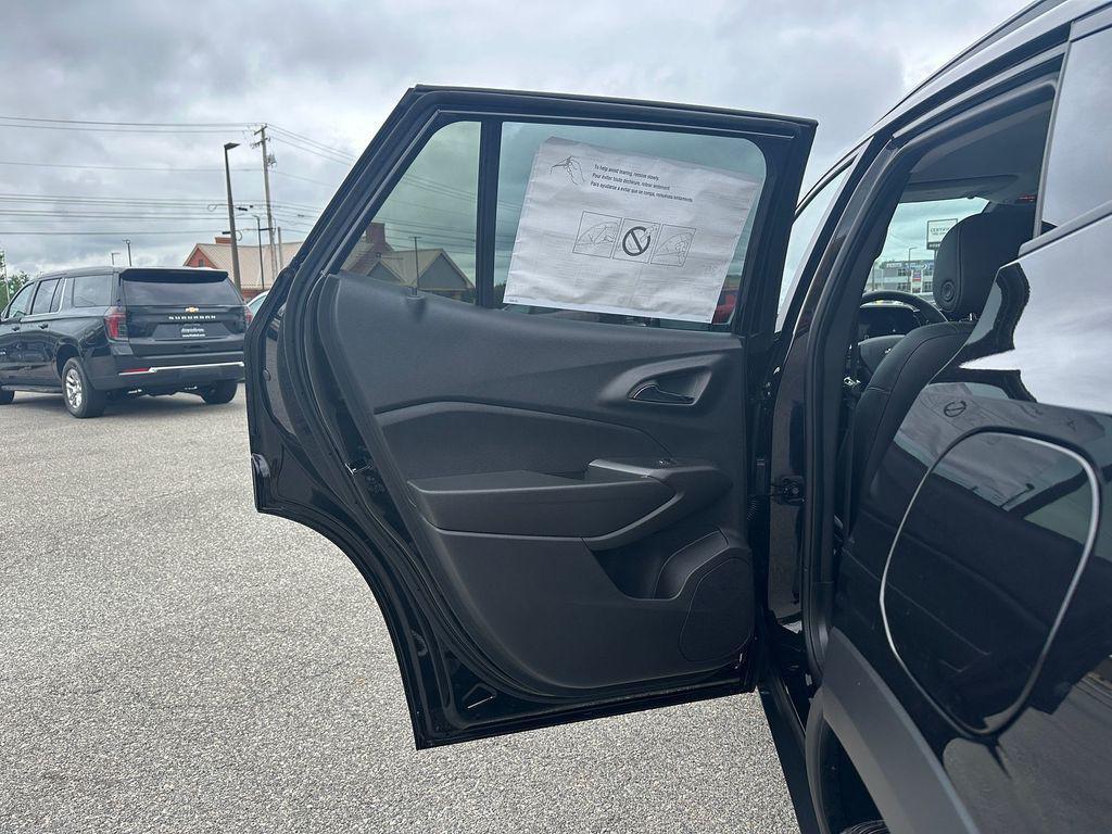 new 2025 Chevrolet Trax car, priced at $24,431