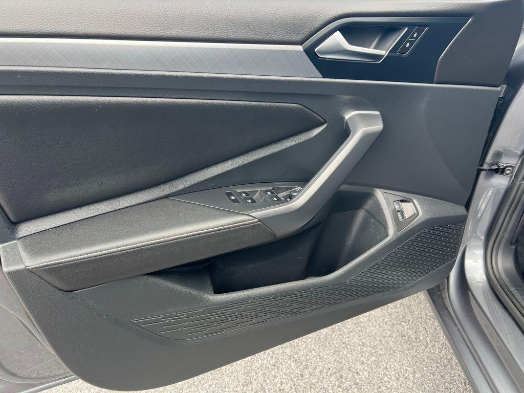 used 2024 Volkswagen Jetta car, priced at $18,995