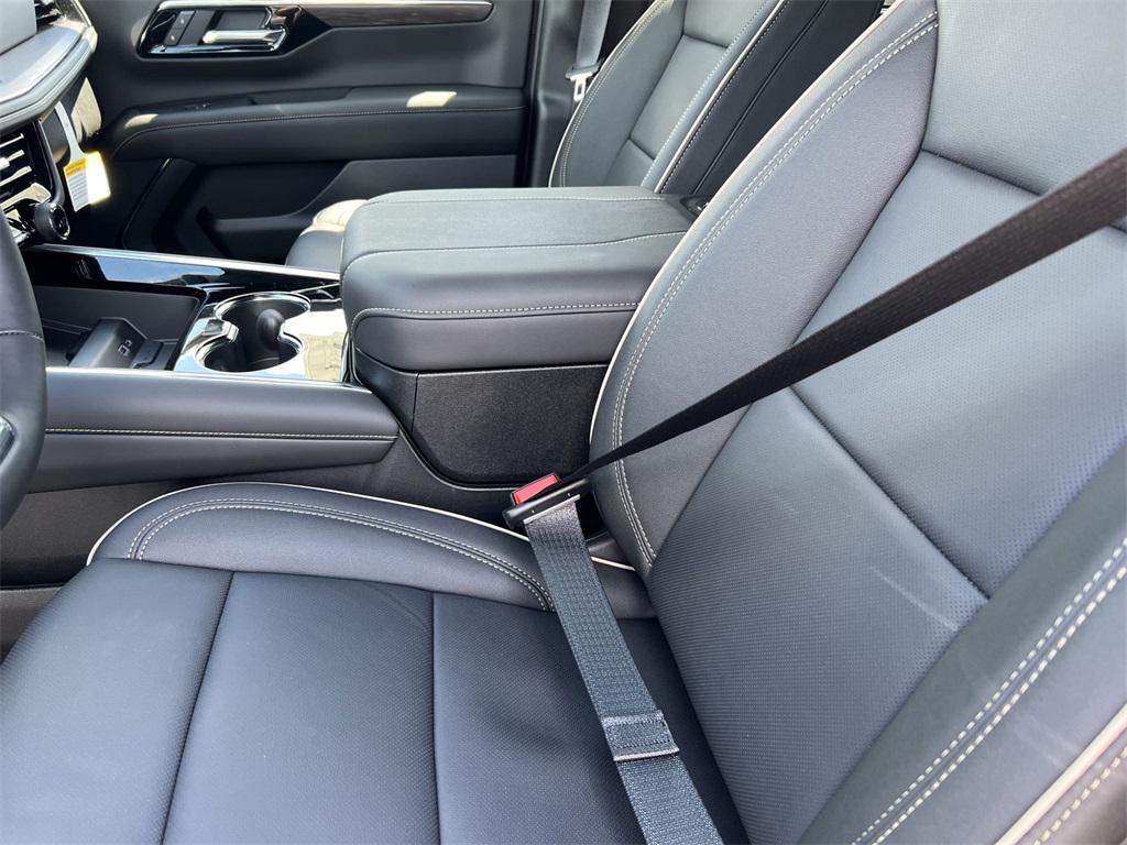 new 2025 Chevrolet Suburban car, priced at $78,991