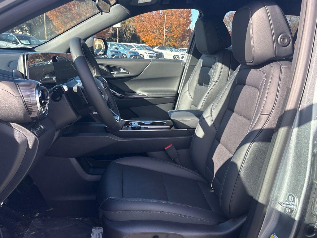 new 2026 Chevrolet Equinox car, priced at $32,440