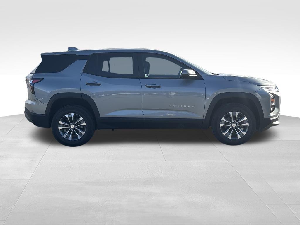 new 2026 Chevrolet Equinox car, priced at $32,440