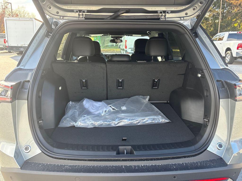 new 2026 Chevrolet Equinox car, priced at $32,440