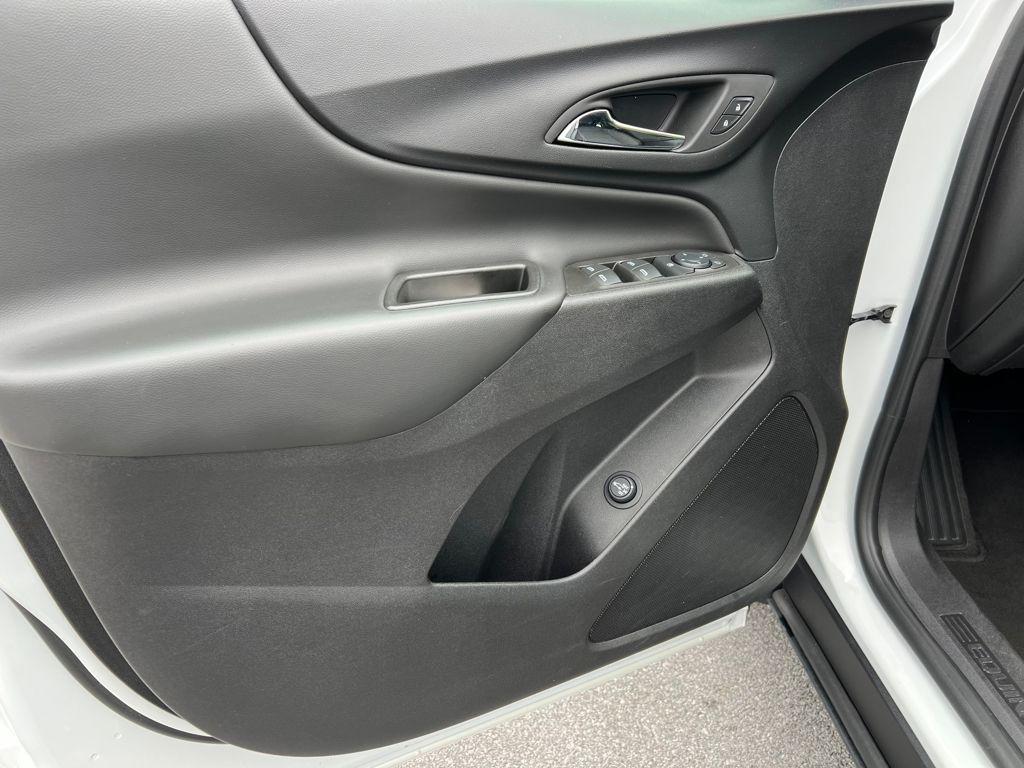 used 2024 Chevrolet Equinox car, priced at $21,995