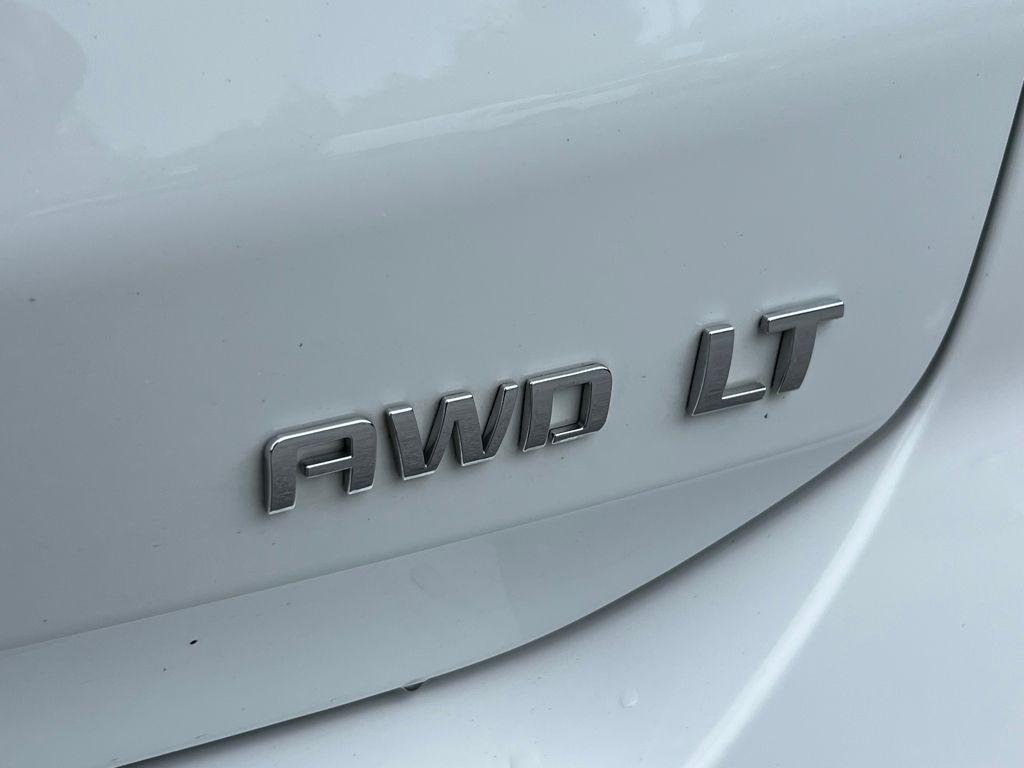 used 2024 Chevrolet Equinox car, priced at $21,995