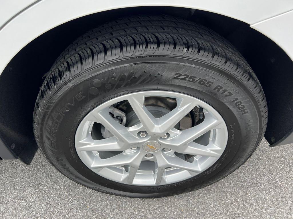 used 2024 Chevrolet Equinox car, priced at $21,995