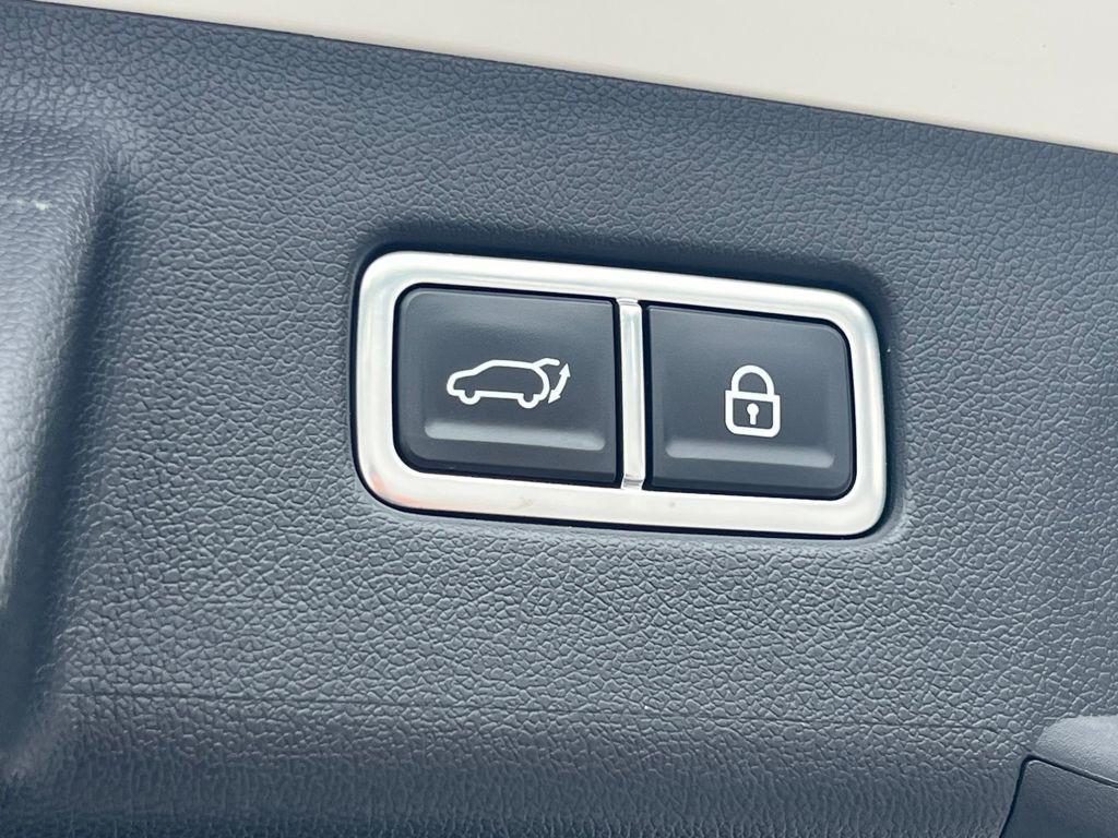 used 2022 Kia Sorento Plug-In Hybrid car, priced at $20,995