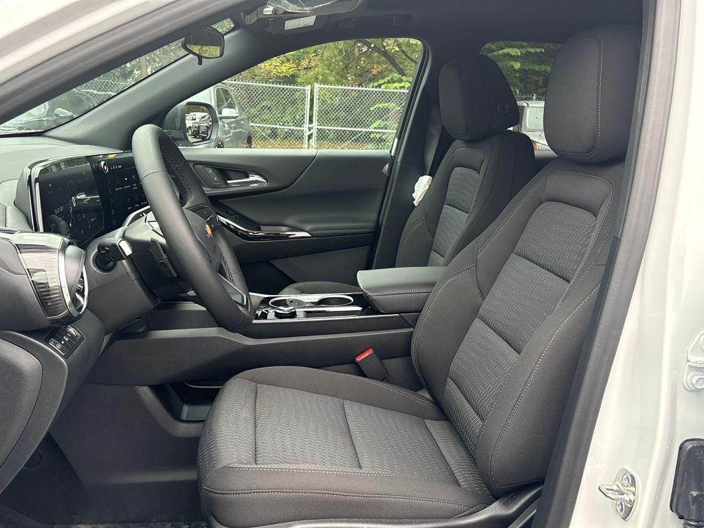 new 2026 Chevrolet Equinox car, priced at $32,620