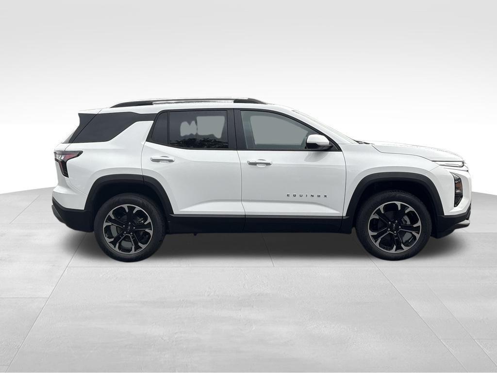 new 2026 Chevrolet Equinox car, priced at $32,620