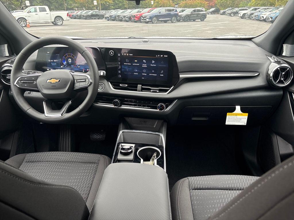 new 2026 Chevrolet Equinox car, priced at $32,620