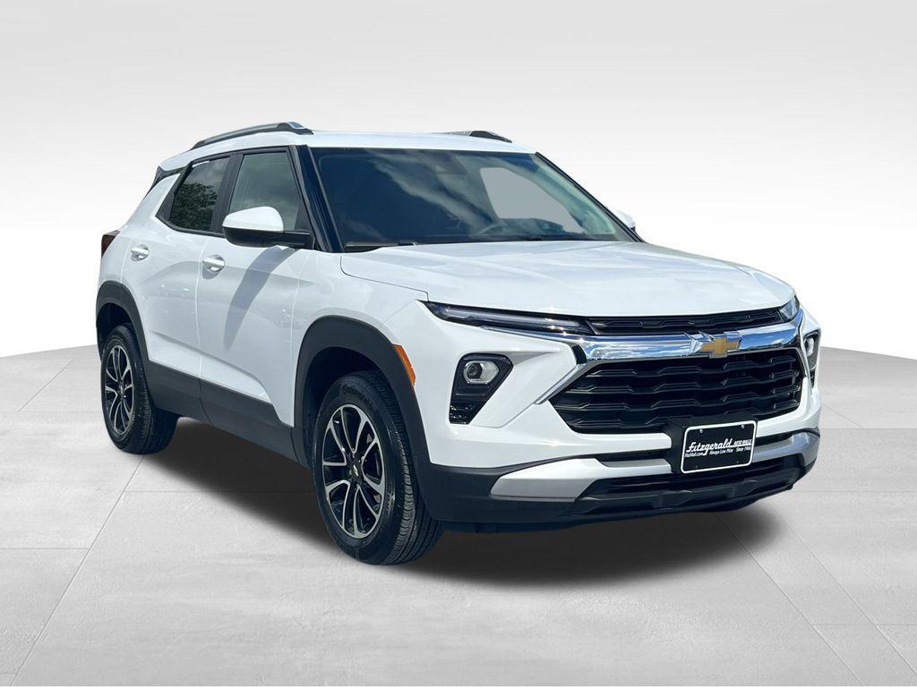 used 2025 Chevrolet TrailBlazer car, priced at $23,995
