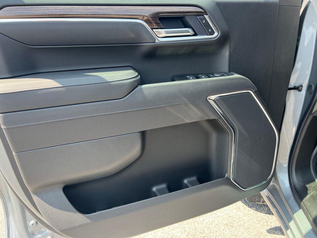 new 2025 Chevrolet Silverado 1500 car, priced at $51,586