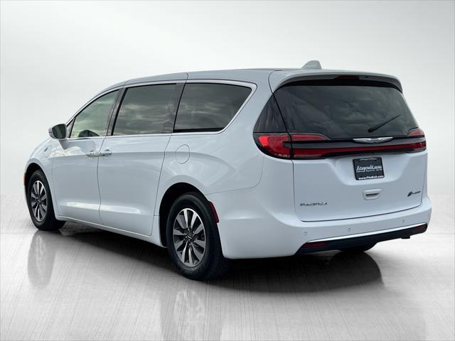 used 2022 Chrysler Pacifica Hybrid car, priced at $24,995