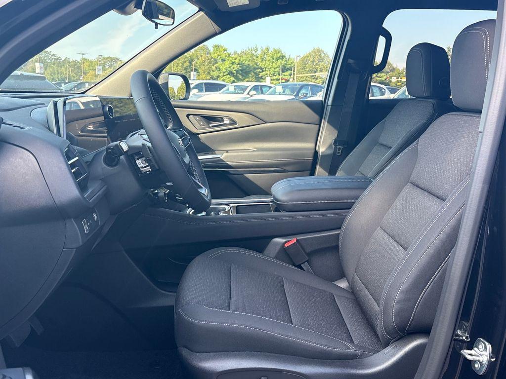 new 2026 Chevrolet Traverse car, priced at $41,430