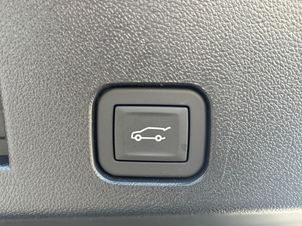 new 2026 Chevrolet Traverse car, priced at $41,430