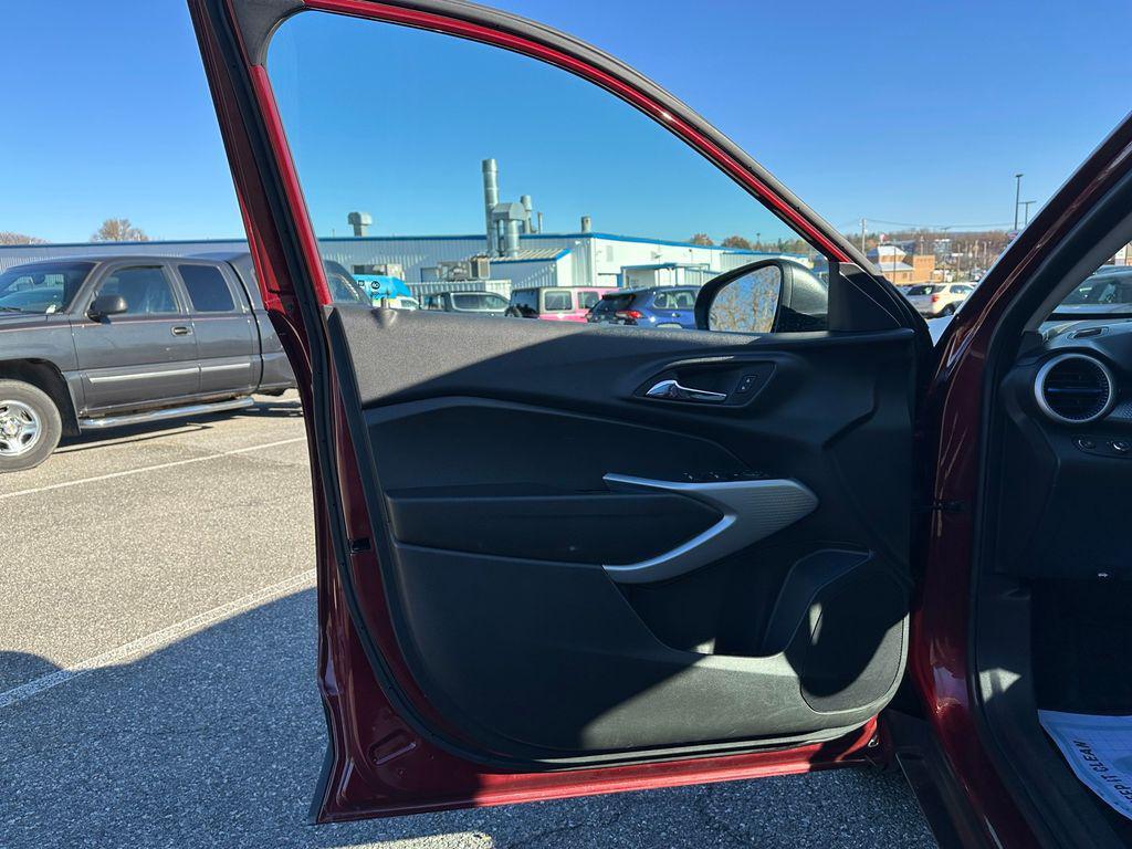 used 2024 Chevrolet Trax car, priced at $18,995