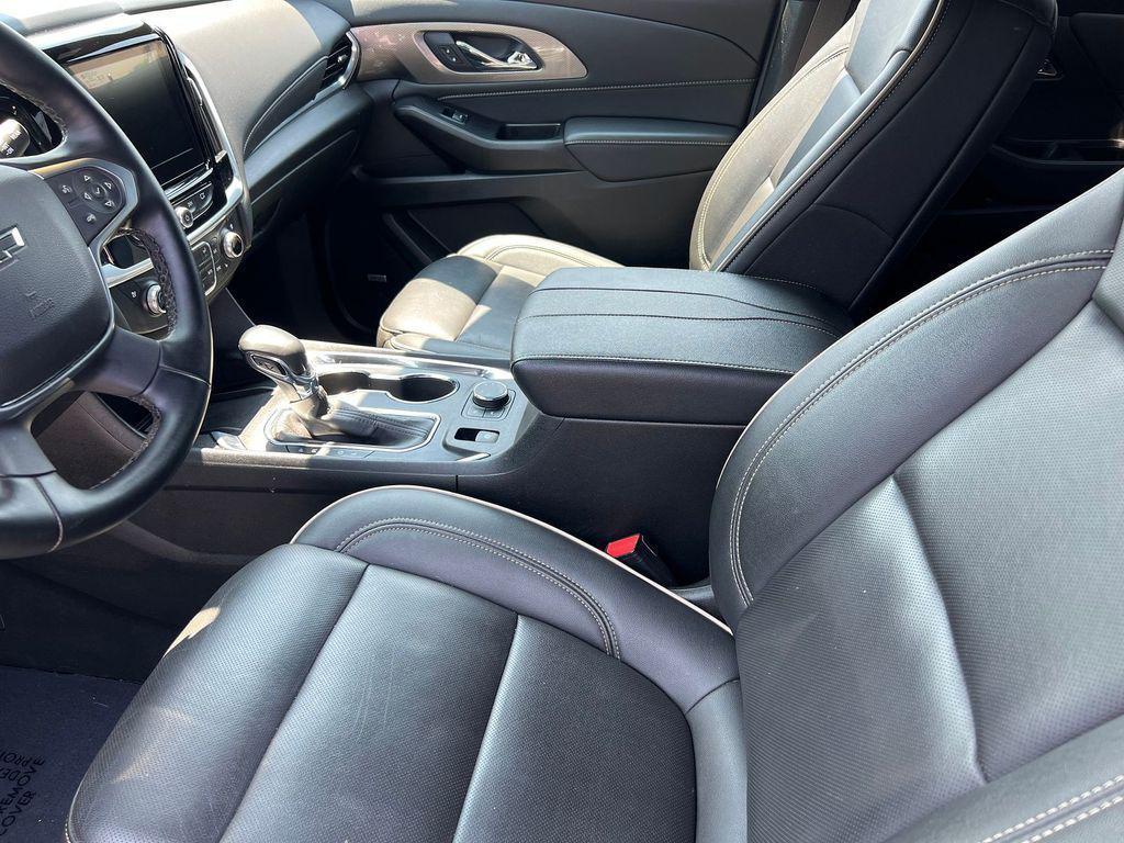 used 2024 Chevrolet Traverse car, priced at $43,995