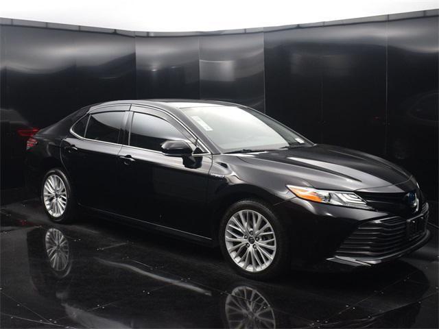 used 2020 Toyota Camry Hybrid car, priced at $25,718