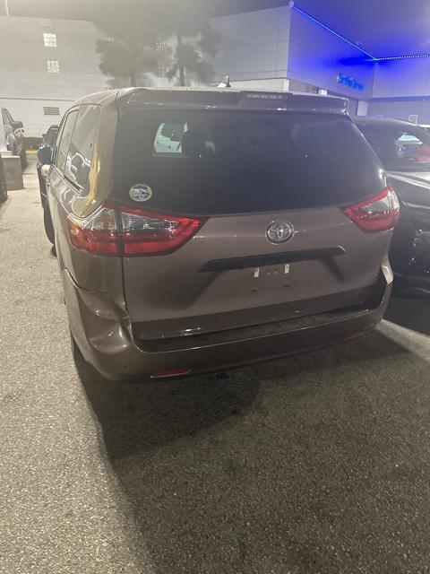 used 2020 Toyota Sienna car, priced at $30,952