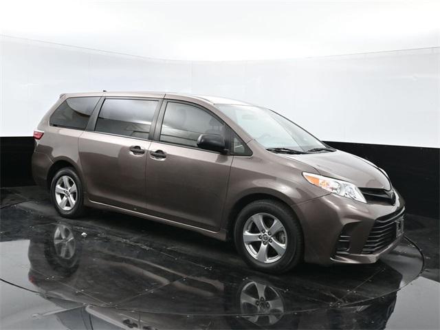 used 2020 Toyota Sienna car, priced at $30,952