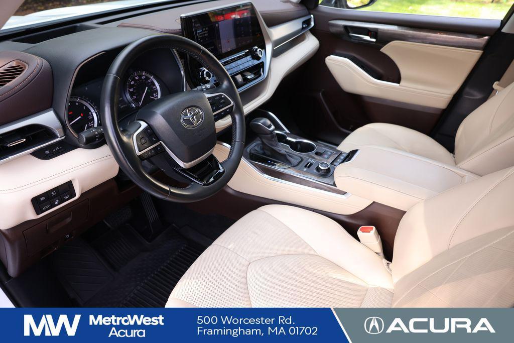 used 2022 Toyota Highlander car, priced at $38,788
