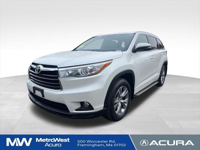 used 2015 Toyota Highlander car, priced at $18,555