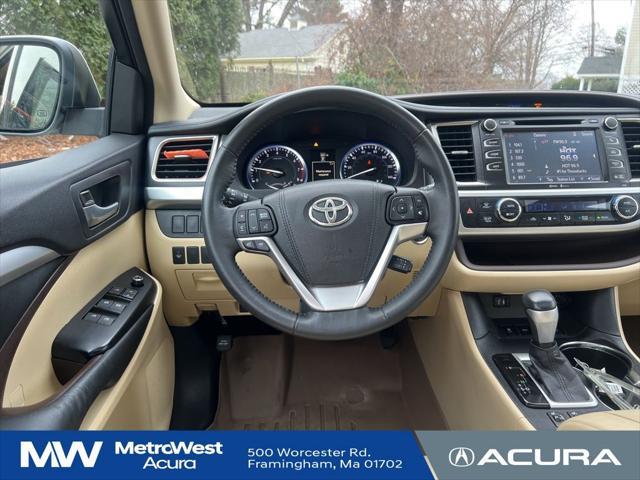 used 2015 Toyota Highlander car, priced at $18,555