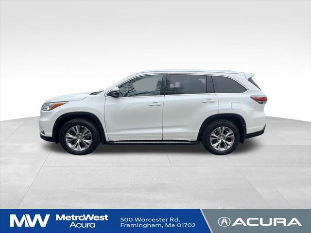 used 2015 Toyota Highlander car, priced at $18,555