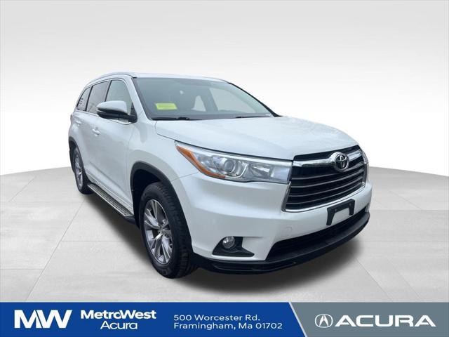 used 2015 Toyota Highlander car, priced at $18,555