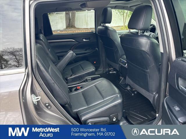 used 2015 Toyota Highlander car, priced at $19,488