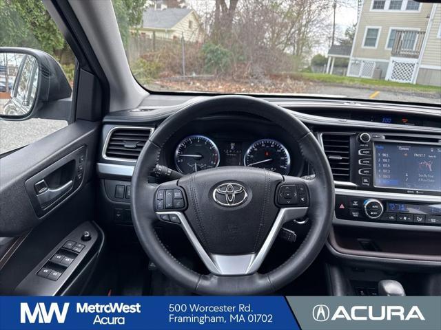 used 2015 Toyota Highlander car, priced at $19,488