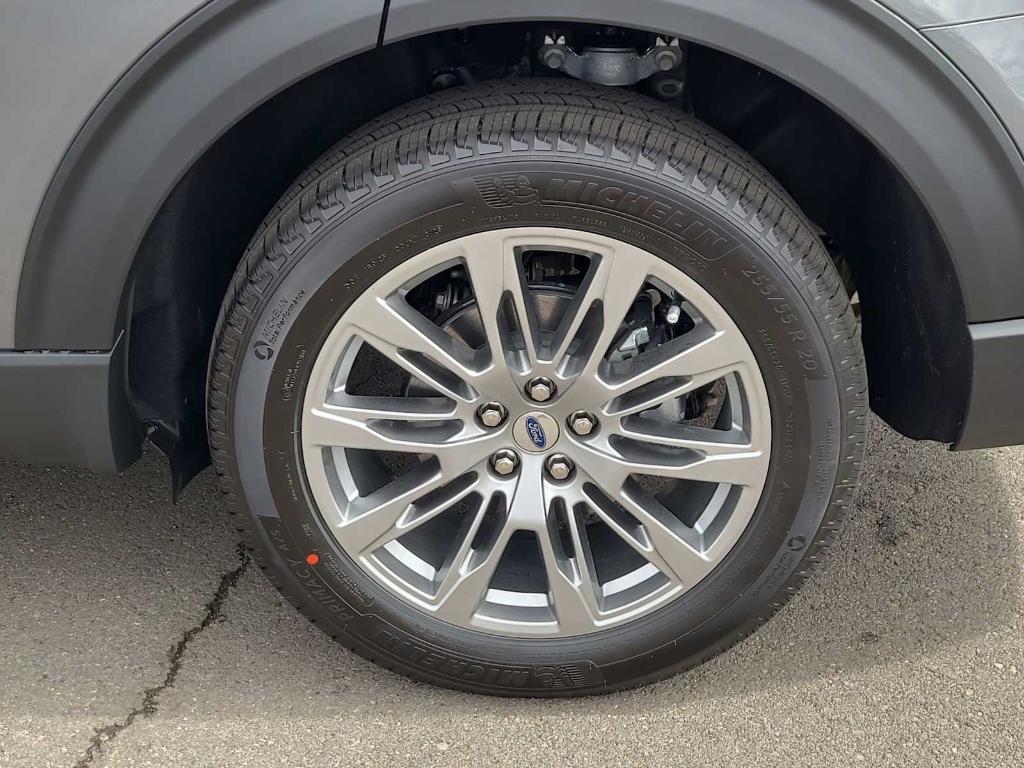 new 2025 Ford Explorer car, priced at $47,360
