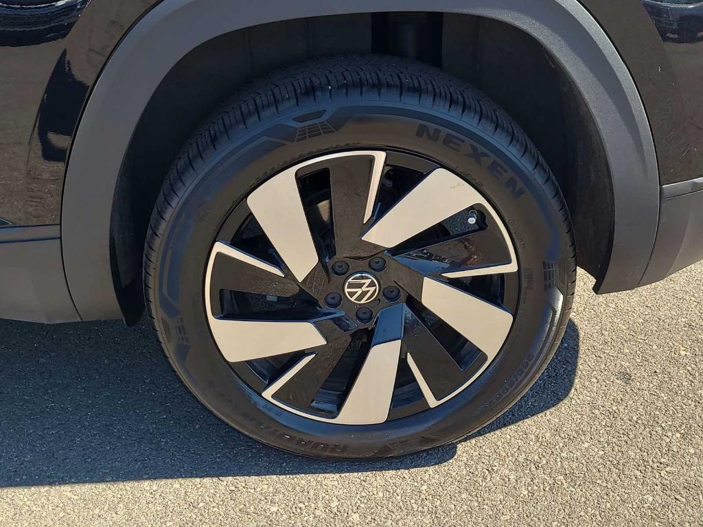 used 2024 Volkswagen Atlas Cross Sport car, priced at $33,700